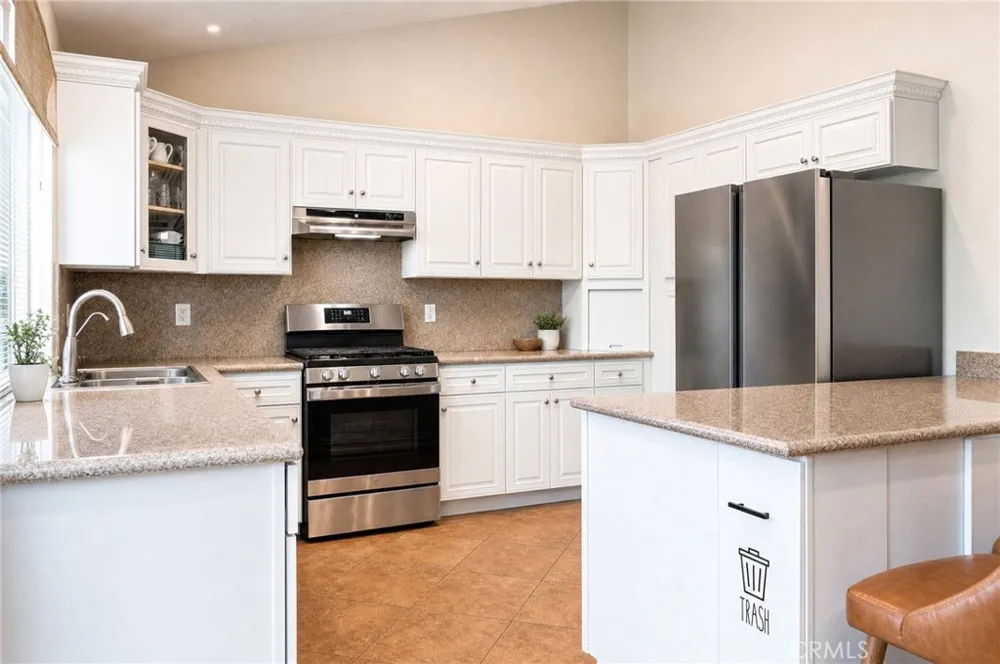 9087 Rosecrest Lane Fontana, CA 92335