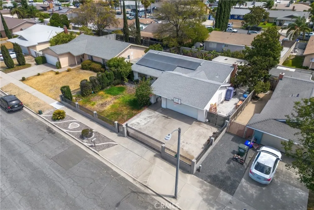 9087 Rosecrest Lane Fontana, CA 92335