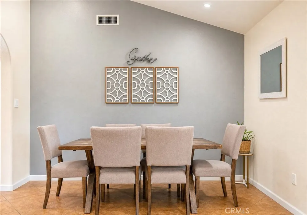 9087 Rosecrest Lane Fontana, CA 92335