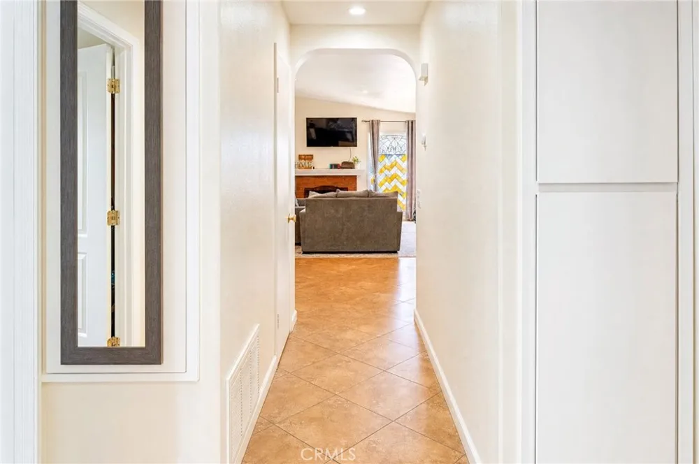 9087 Rosecrest Lane Fontana, CA 92335