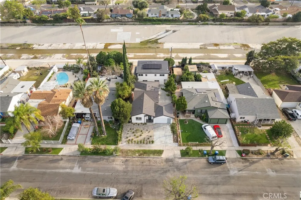 19918 Kittridge Winnetka, CA 91306