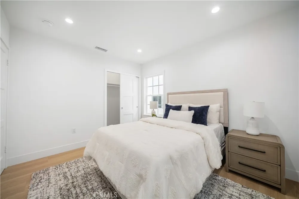 19918 Kittridge Winnetka, CA 91306