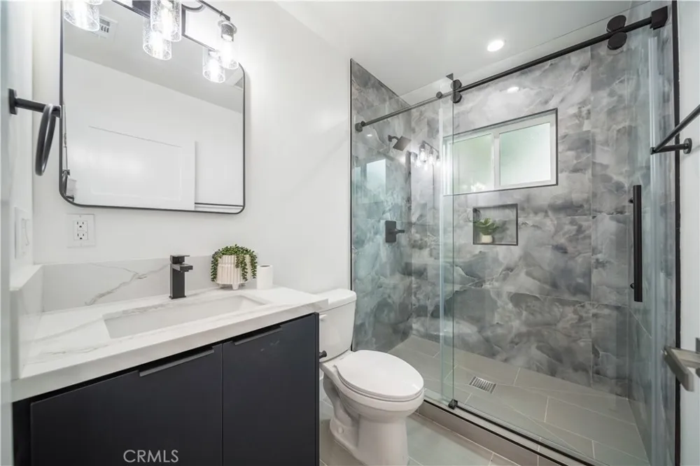 19918 Kittridge Winnetka, CA 91306