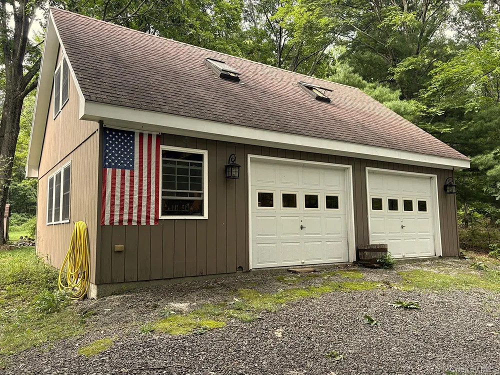 33 Twin Bridges Road Copake, NY 12516