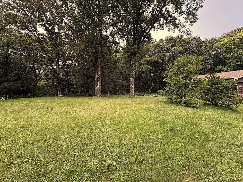 33 Twin Bridges Road Copake, NY 12516