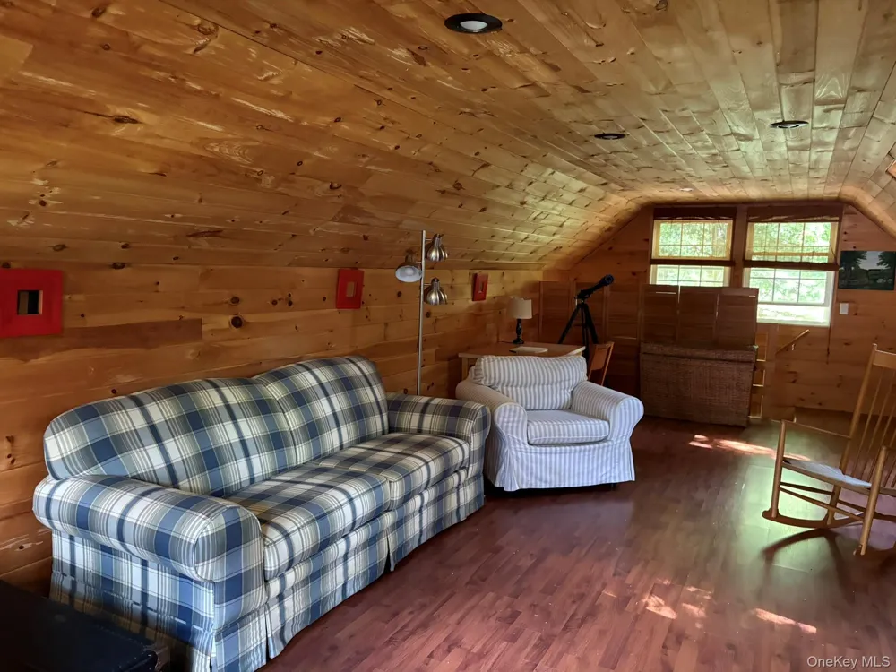33 Twin Bridges Road Copake, NY 12516