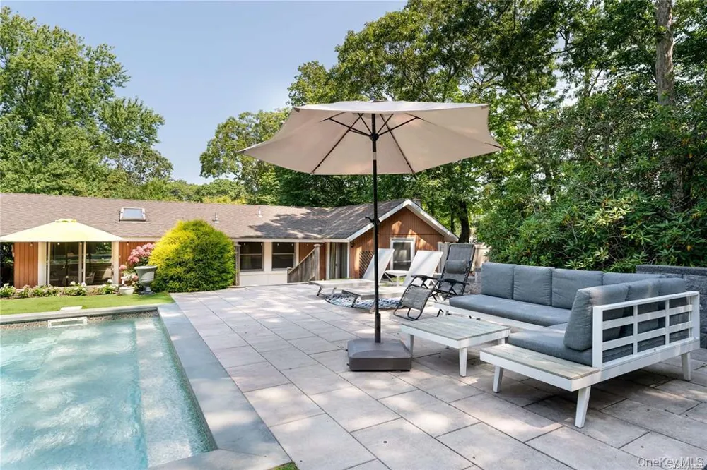 102 Fanning Avenue Hampton Bays, NY 11946