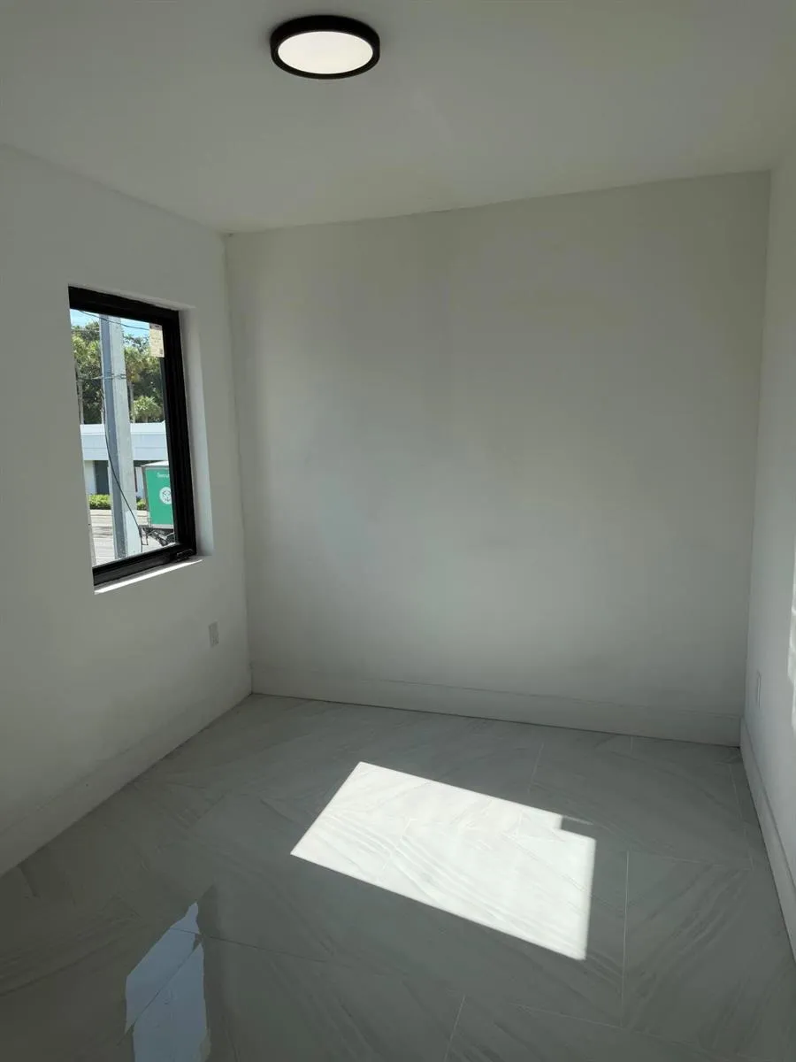 8211 BISCAYNE BOULEVARD #3 Miami, FL 33138