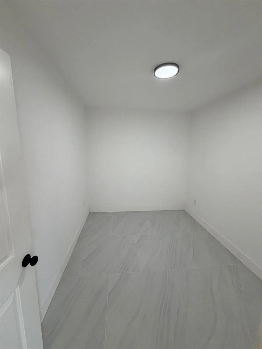 8211 BISCAYNE BOULEVARD #3 Miami, FL 33138
