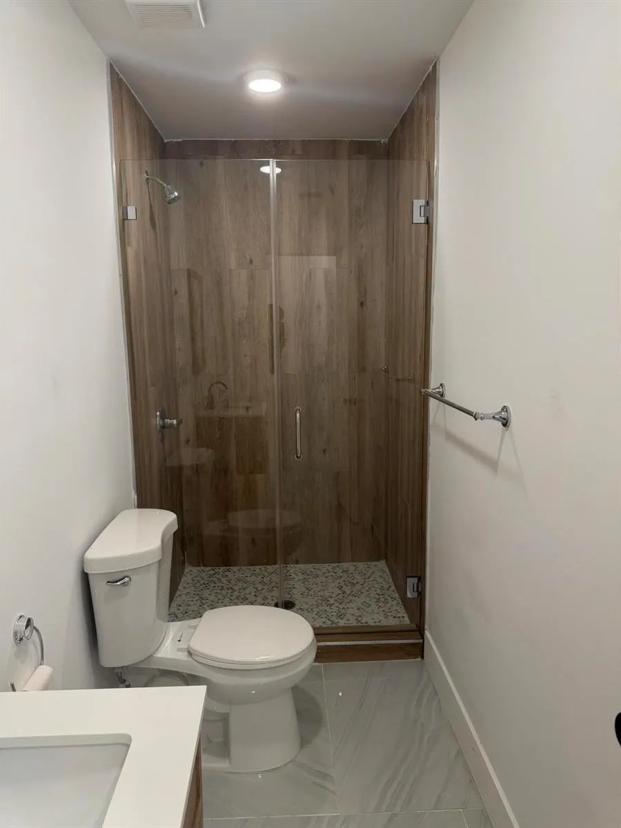 8211 BISCAYNE BOULEVARD #3 Miami, FL 33138