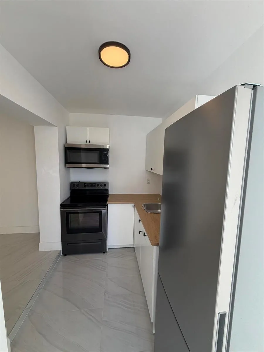 8211 BISCAYNE BOULEVARD #3 Miami, FL 33138