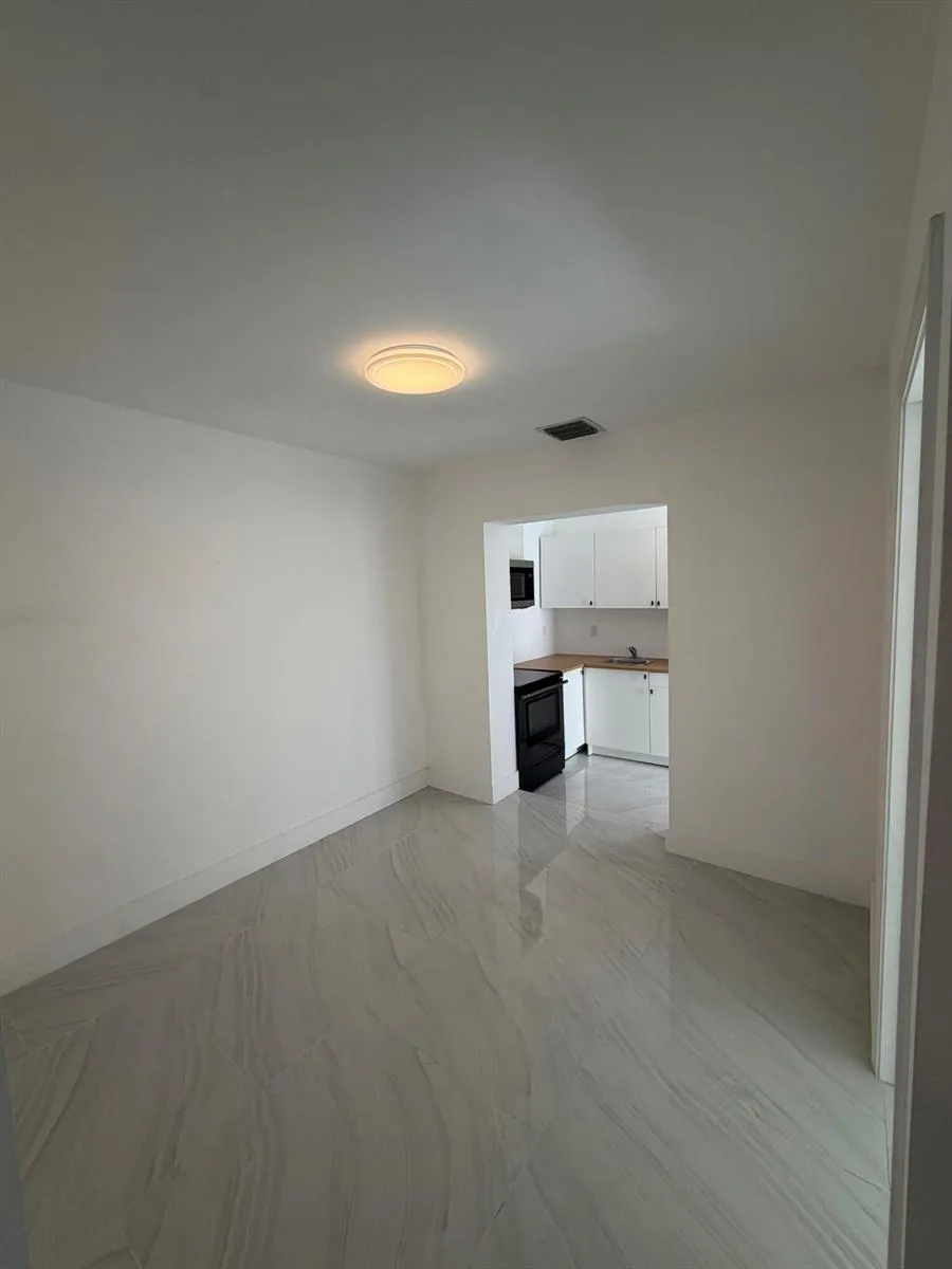 8211 BISCAYNE BOULEVARD #3 Miami, FL 33138