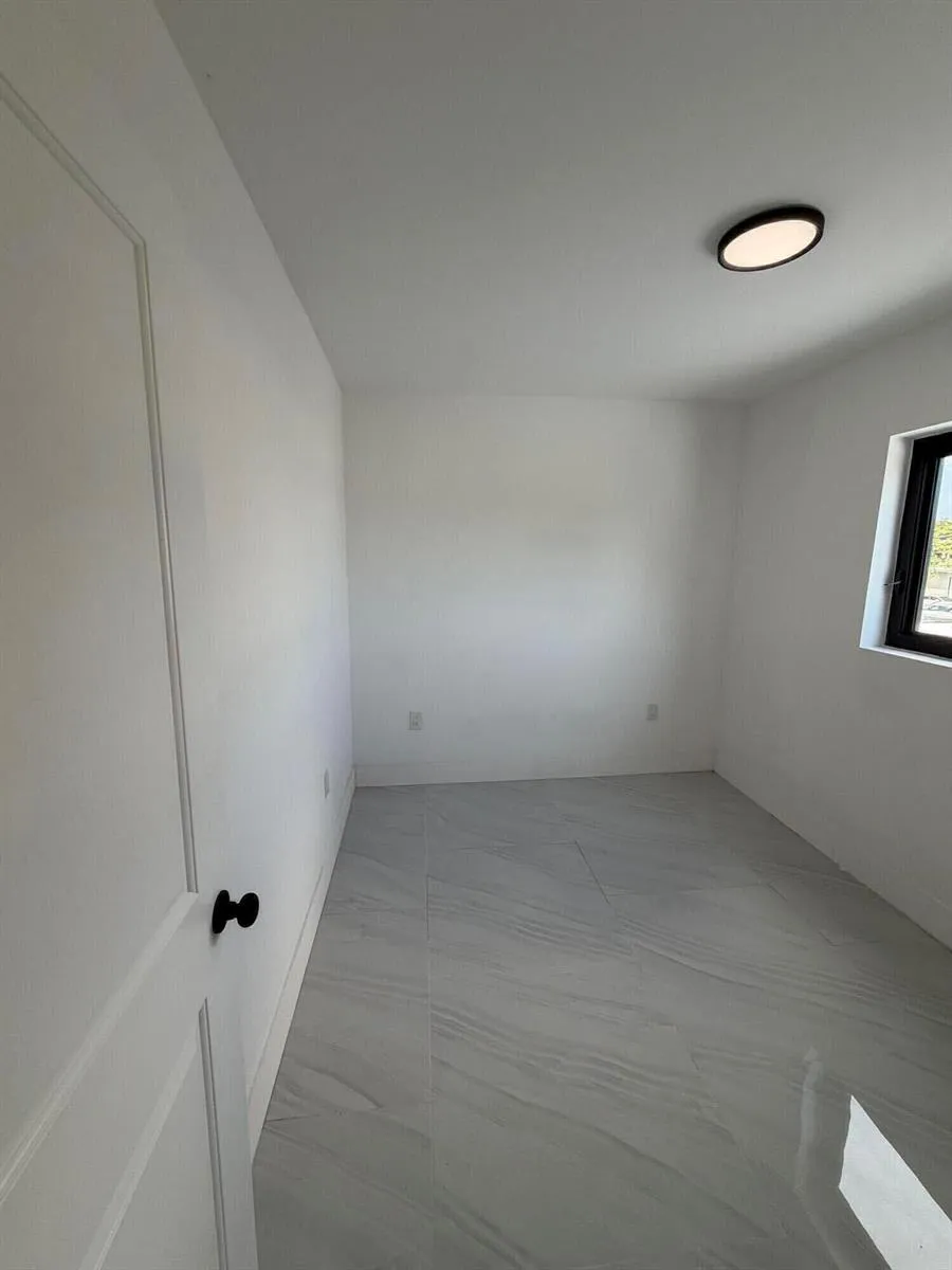 8211 BISCAYNE BOULEVARD #3 Miami, FL 33138