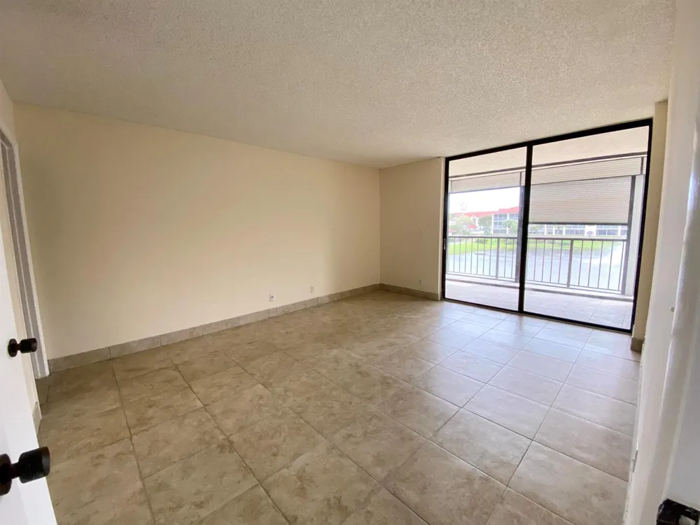 7030 Half Moon Circle #216 Hypoluxo, FL 33462
