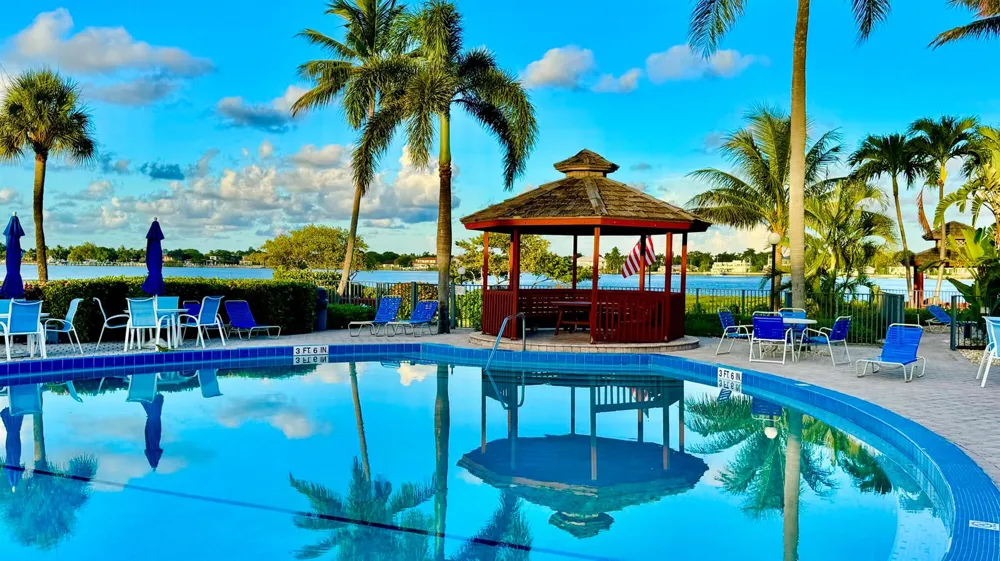 7030 Half Moon Circle #216 Hypoluxo, FL 33462