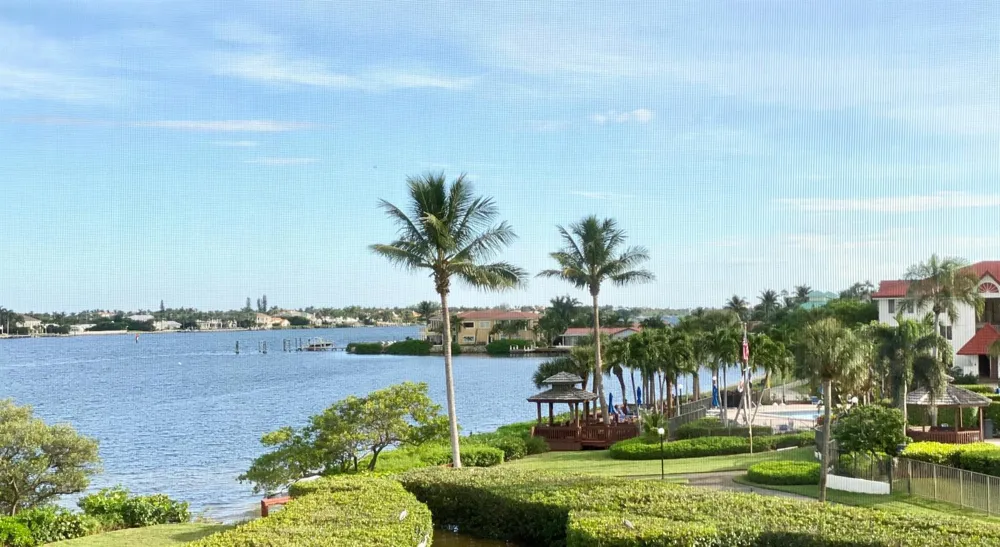 7030 Half Moon Circle #216 Hypoluxo, FL 33462