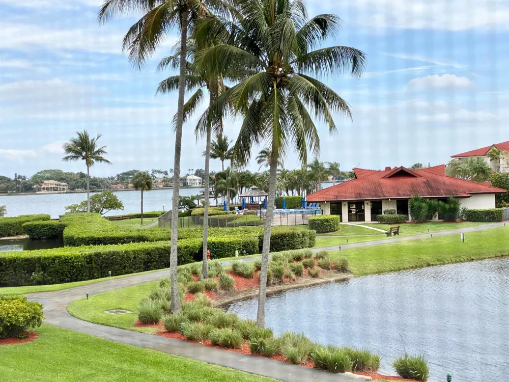 7030 Half Moon Circle #216 Hypoluxo, FL 33462