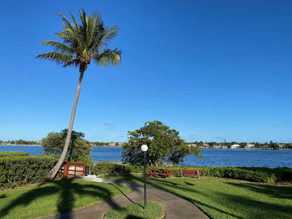 7030 Half Moon Circle #216 Hypoluxo, FL 33462