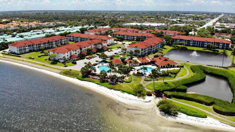 7030 Half Moon Circle #216 Hypoluxo, FL 33462