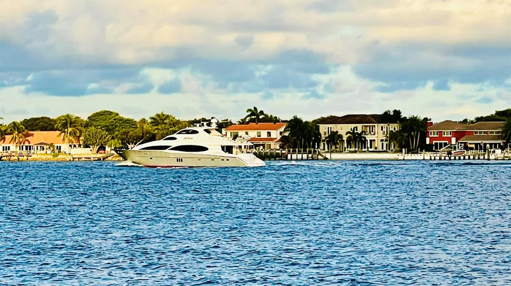 7030 Half Moon Circle #216 Hypoluxo, FL 33462