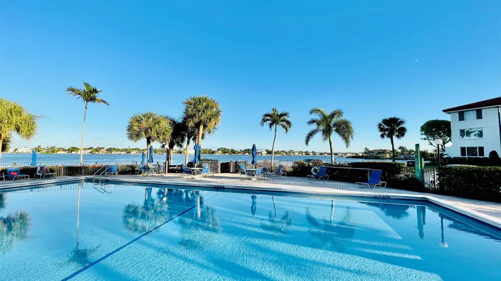 7030 Half Moon Circle #216 Hypoluxo, FL 33462