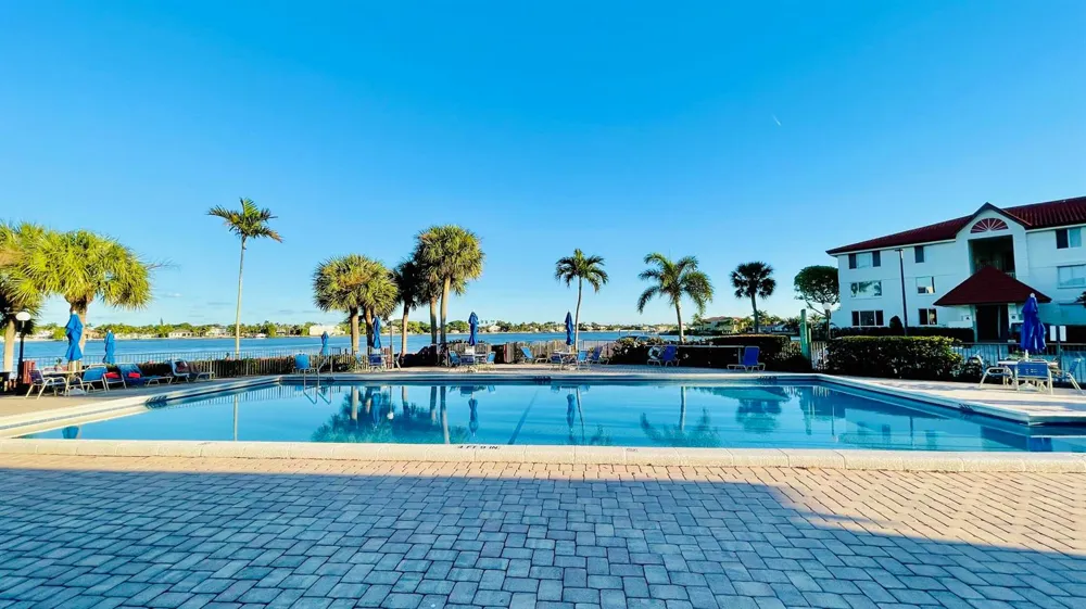 7030 Half Moon Circle #216 Hypoluxo, FL 33462