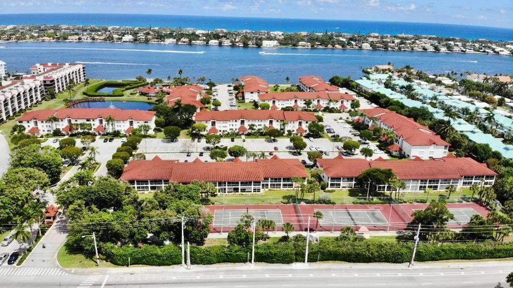 7030 Half Moon Circle #216 Hypoluxo, FL 33462
