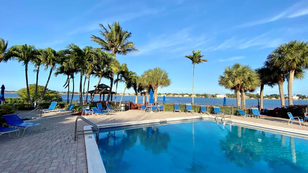 7030 Half Moon Circle #216 Hypoluxo, FL 33462