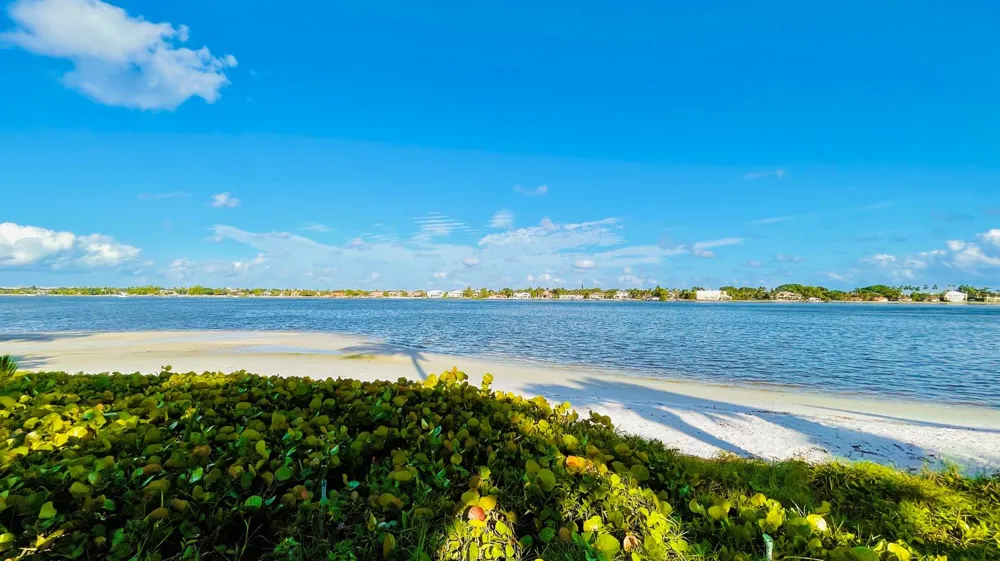 7030 Half Moon Circle #216 Hypoluxo, FL 33462