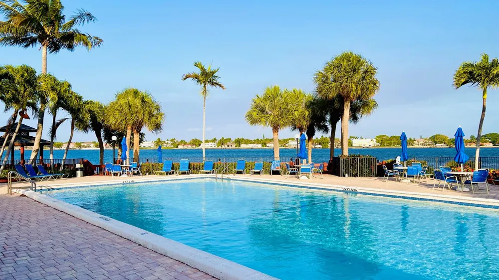 7030 Half Moon Circle #216 Hypoluxo, FL 33462