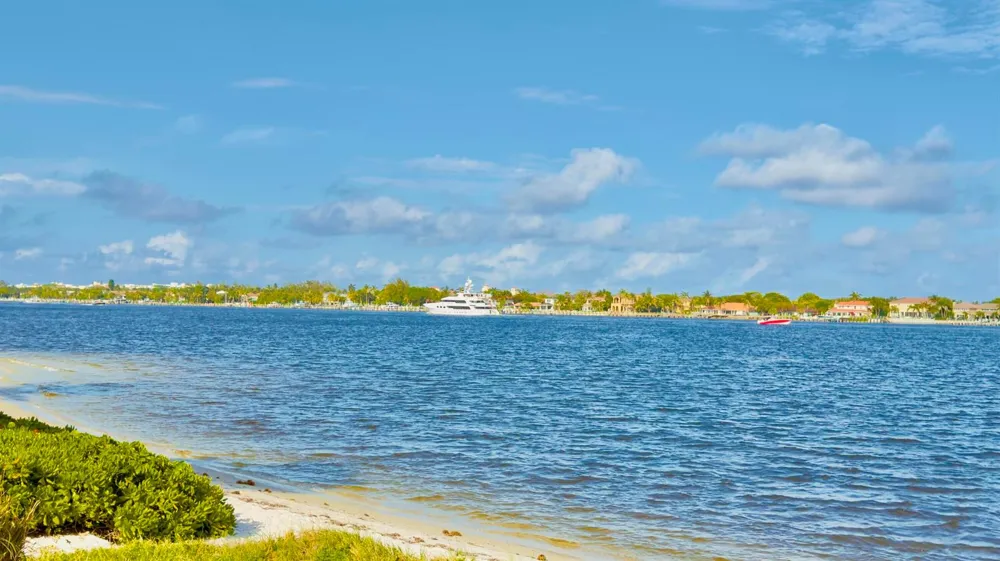 7030 Half Moon Circle #216 Hypoluxo, FL 33462