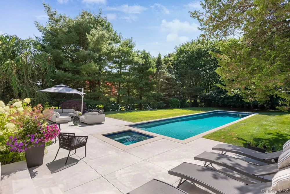 9 Schwenks Road Water Mill, NY 11976