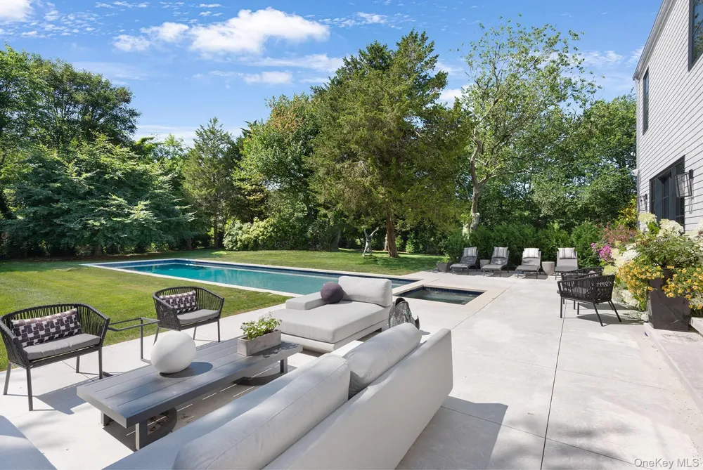 9 Schwenks Road Water Mill, NY 11976