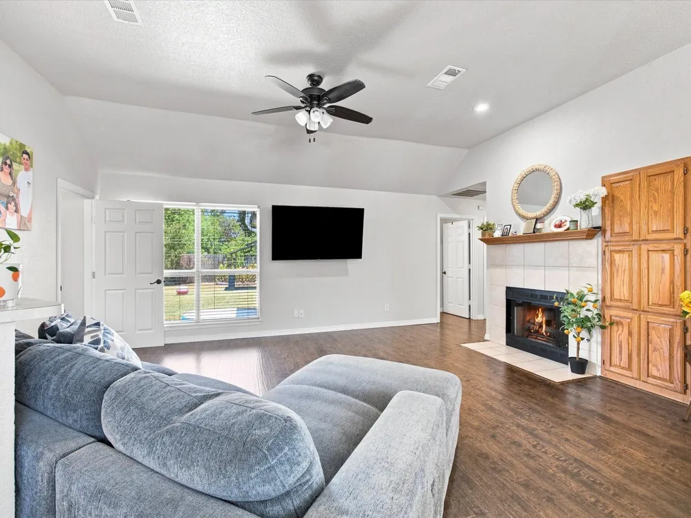 2532 John Drive Denton, TX 76207