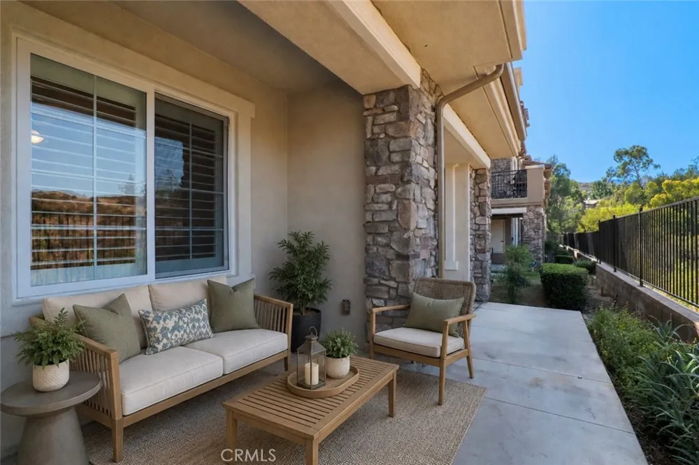 21917 Bella Vista Place Chatsworth, CA 91311