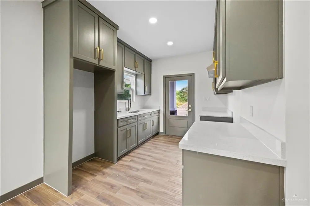 2365 Via Roma Lane Weslaco, TX 78596