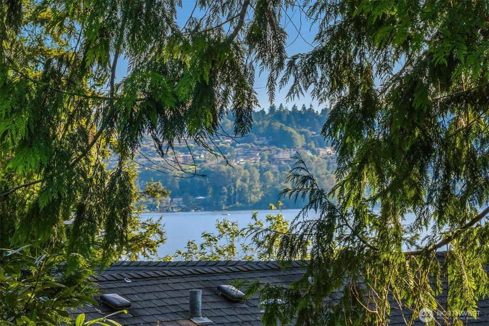 7118 NE 118th Street Kirkland, WA 98034