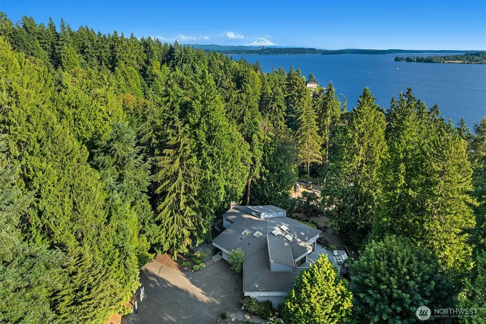 7118 NE 118th Street Kirkland, WA 98034