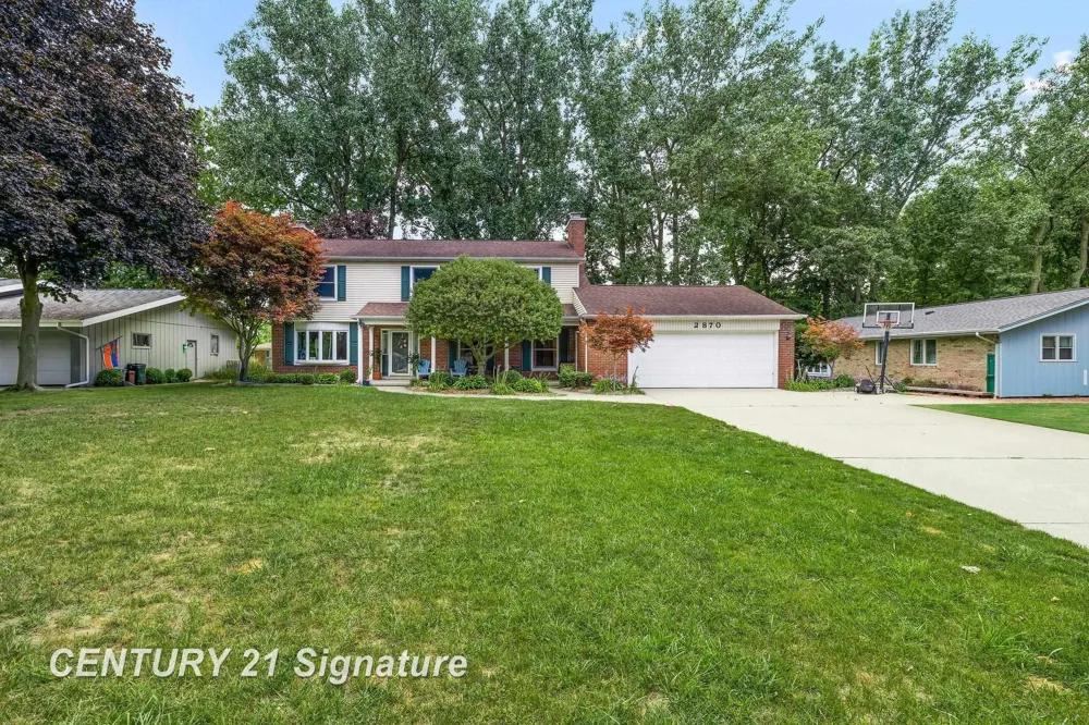 2870 E Nottingham Drive Saginaw Charter Township, MI 48603