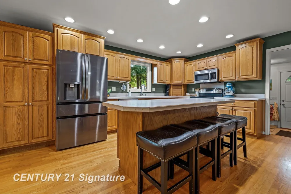 2870 E Nottingham Drive Saginaw Charter Township, MI 48603