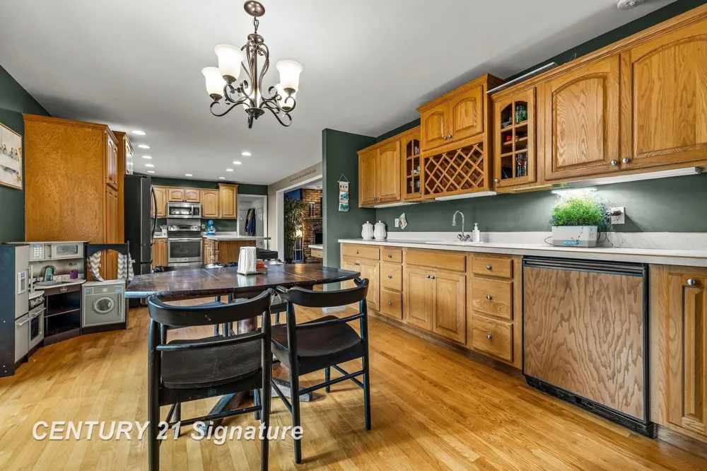 2870 E Nottingham Drive Saginaw Charter Township, MI 48603