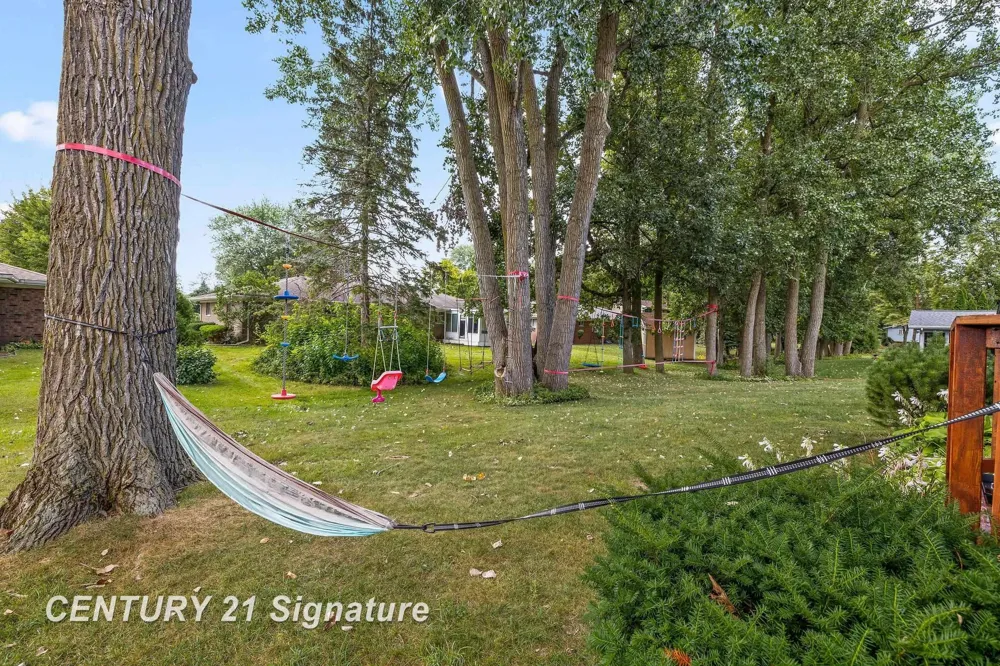 2870 E Nottingham Drive Saginaw Charter Township, MI 48603