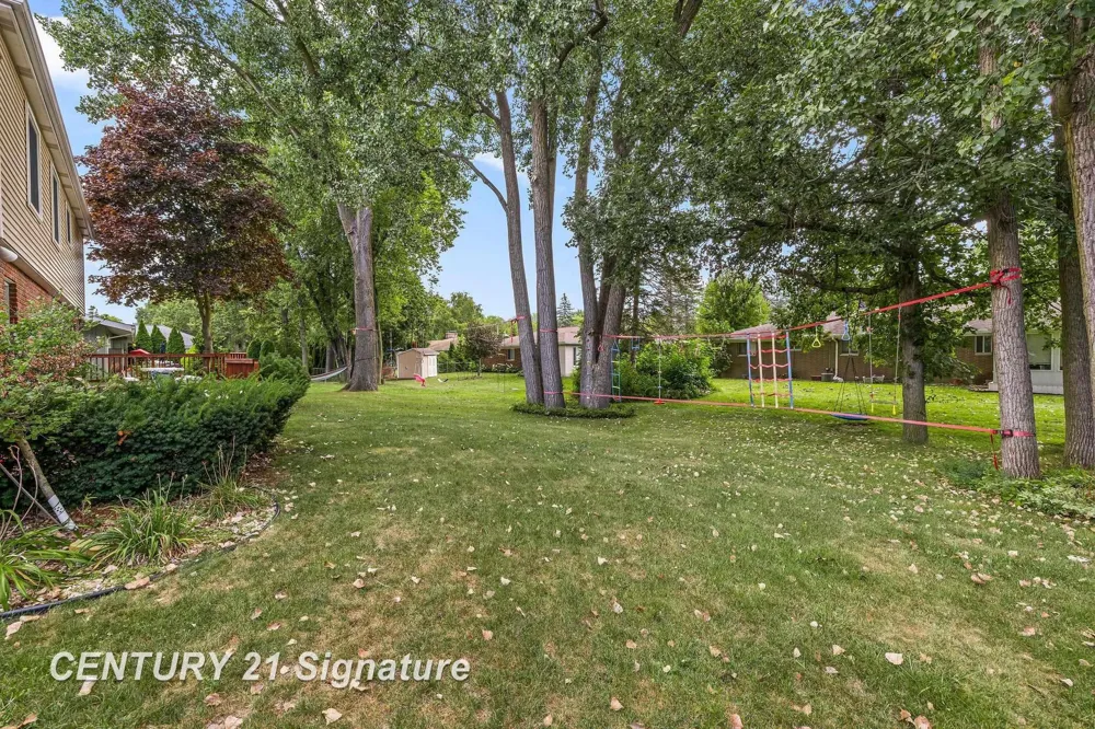 2870 E Nottingham Drive Saginaw Charter Township, MI 48603