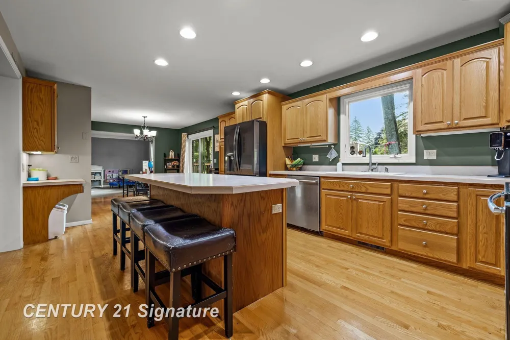 2870 E Nottingham Drive Saginaw Charter Township, MI 48603