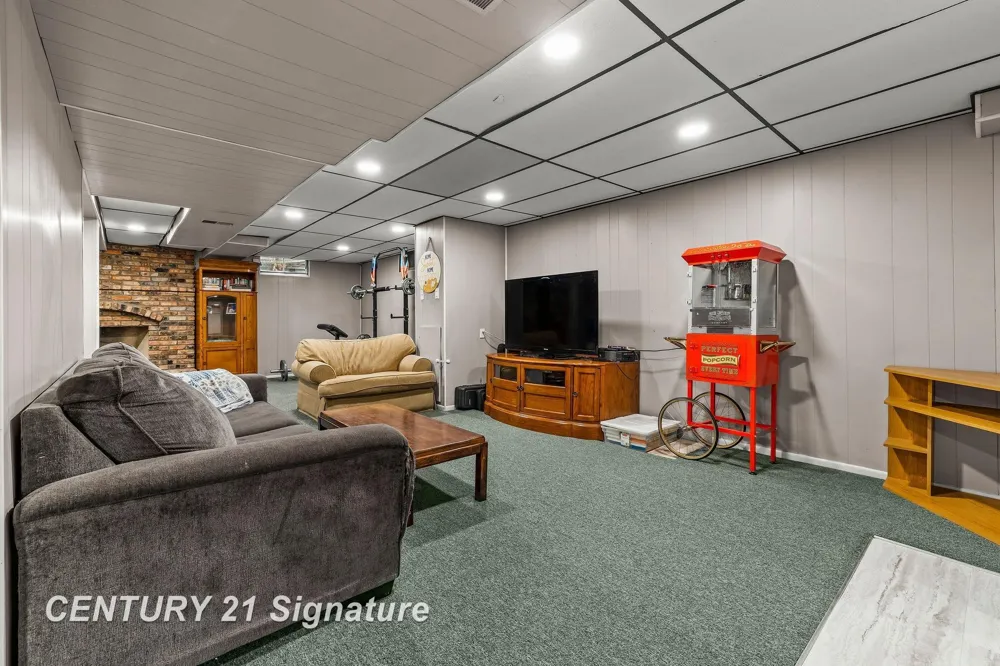 2870 E Nottingham Drive Saginaw Charter Township, MI 48603