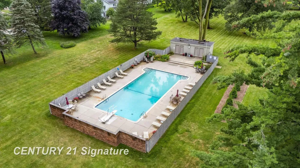2870 E Nottingham Drive Saginaw Charter Township, MI 48603