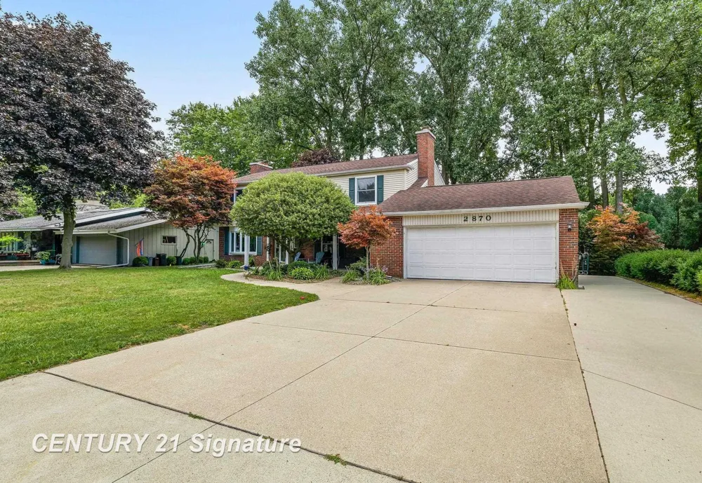 2870 E Nottingham Drive Saginaw Charter Township, MI 48603