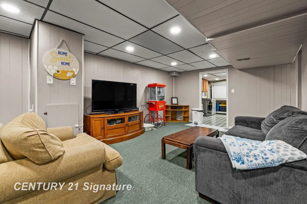 2870 E Nottingham Drive Saginaw Charter Township, MI 48603