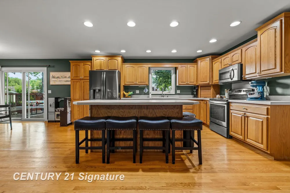 2870 E Nottingham Drive Saginaw Charter Township, MI 48603