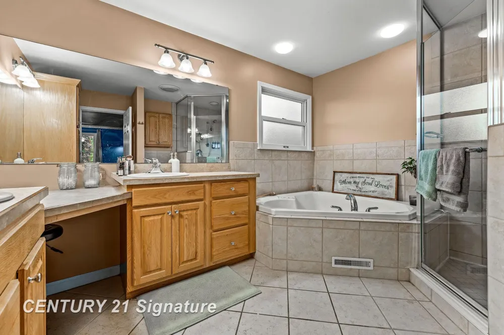 2870 E Nottingham Drive Saginaw Charter Township, MI 48603